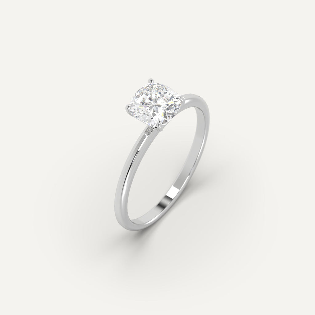 טבעת אירוסין זהב לבן עם יהלום קושן 1 קראט