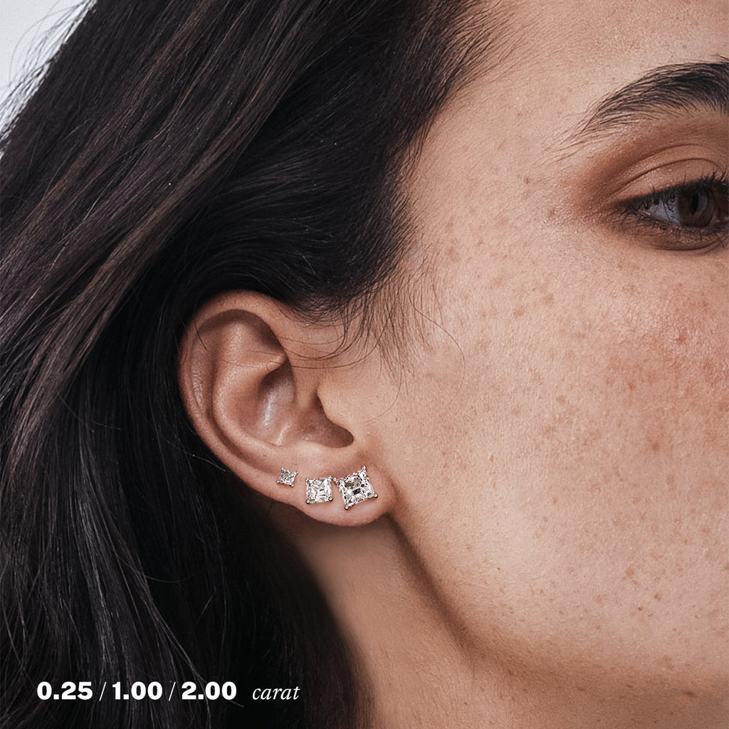 עגילי יהלומים סטאד צמוד לאוזן פרינסס טבעי זהב לבן 14K על אוזן אישה