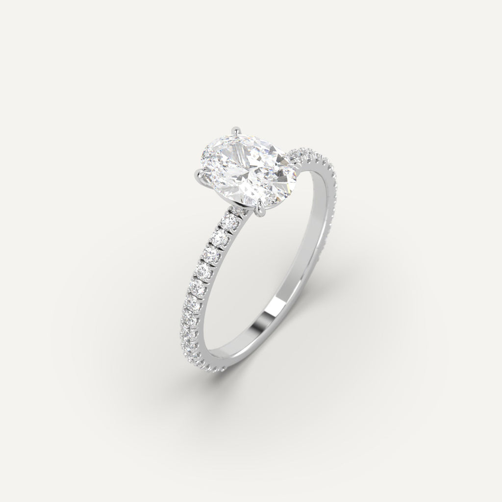 טבעת אירוסין זהב לבן עם יהלום אובל 1 קראט
