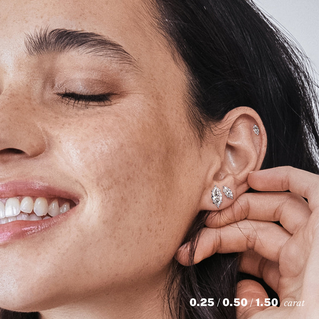 עגילי יהלומים סטאד צמוד לאוזן מרקיזה טבעי זהב לבן 14K על אוזן אישה