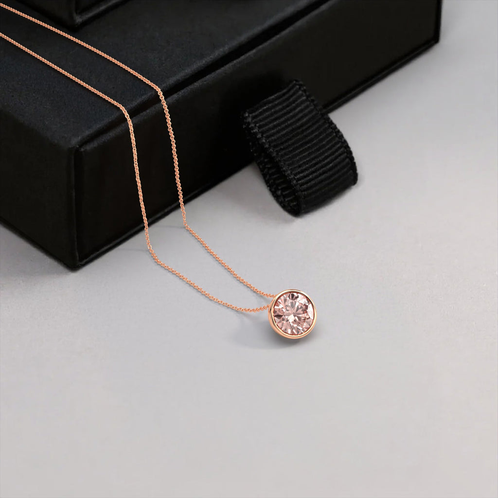 יהלום ורוד עגול בשרשרת קלאסית בזהב ורוד