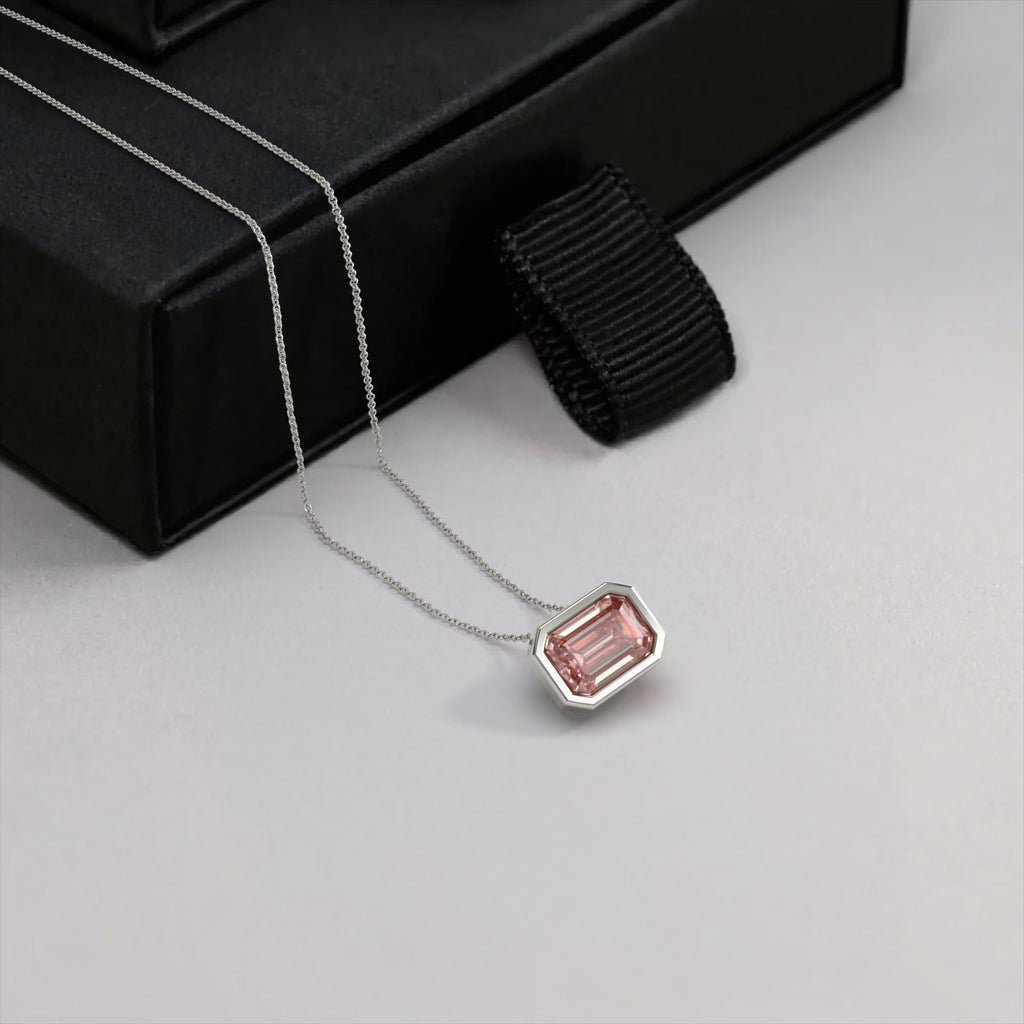 יהלום ורוד אמרלד בשרשרת קלאסית בזהב לבן