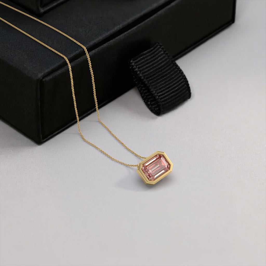 יהלום ורוד אמרלד בשרשרת קלאסית בזהב צהוב